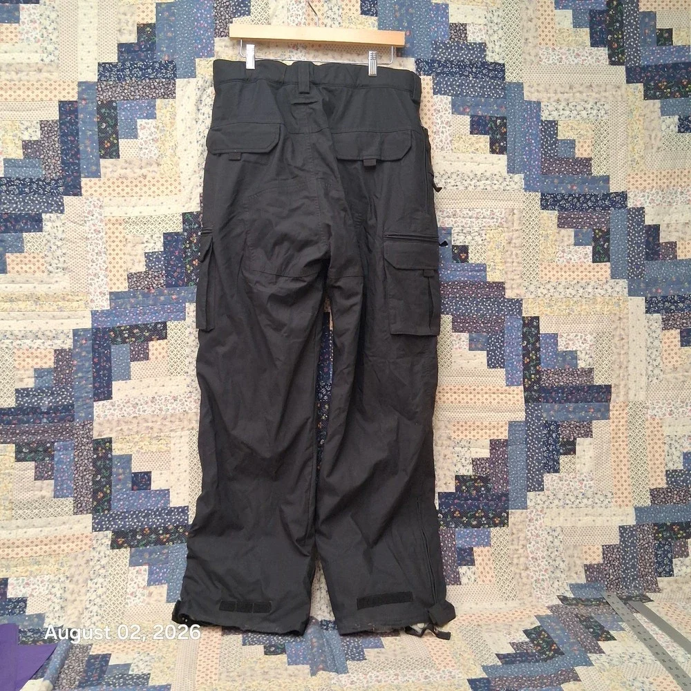 E408 Turbine Snowboard Pants Men XL Black Cargo Ski Snow Waterproof Baggy Winter